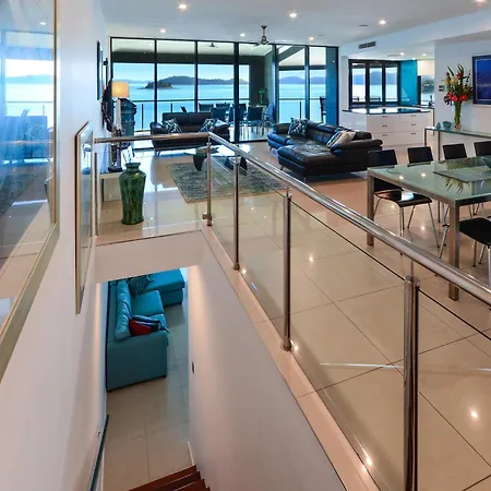 Edge 11 & Free Buggy - Hamilton Island Apartment Exterior photo