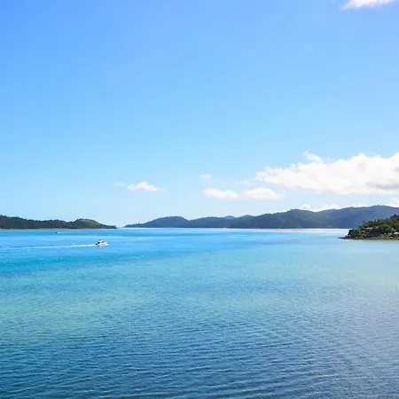 Edge 11 & Free Buggy - Hamilton Island Apartment Exterior photo