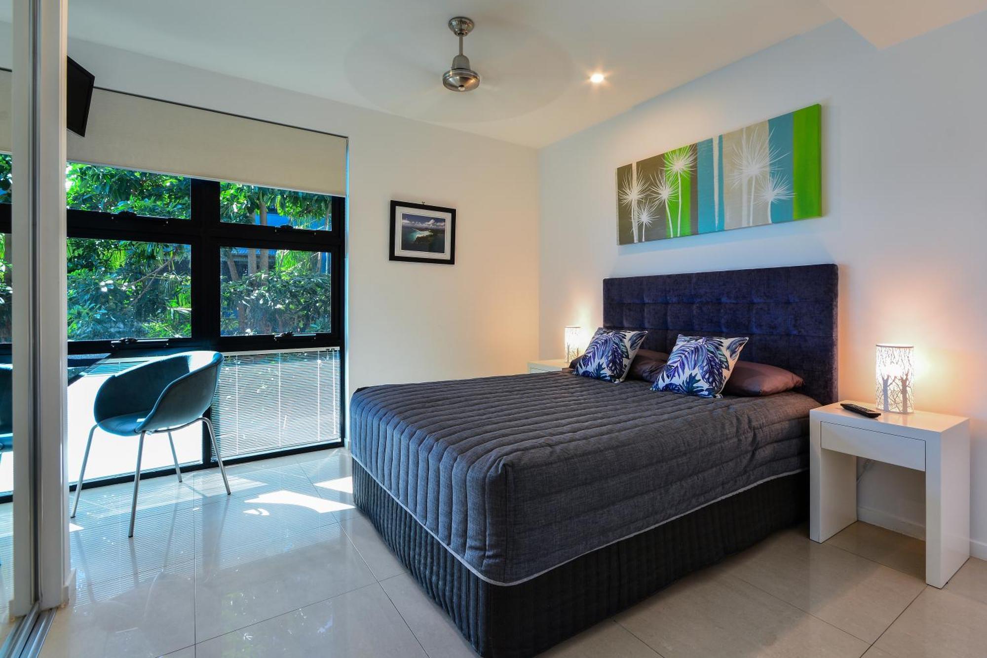 Edge 11 & Free Buggy - Hamilton Island