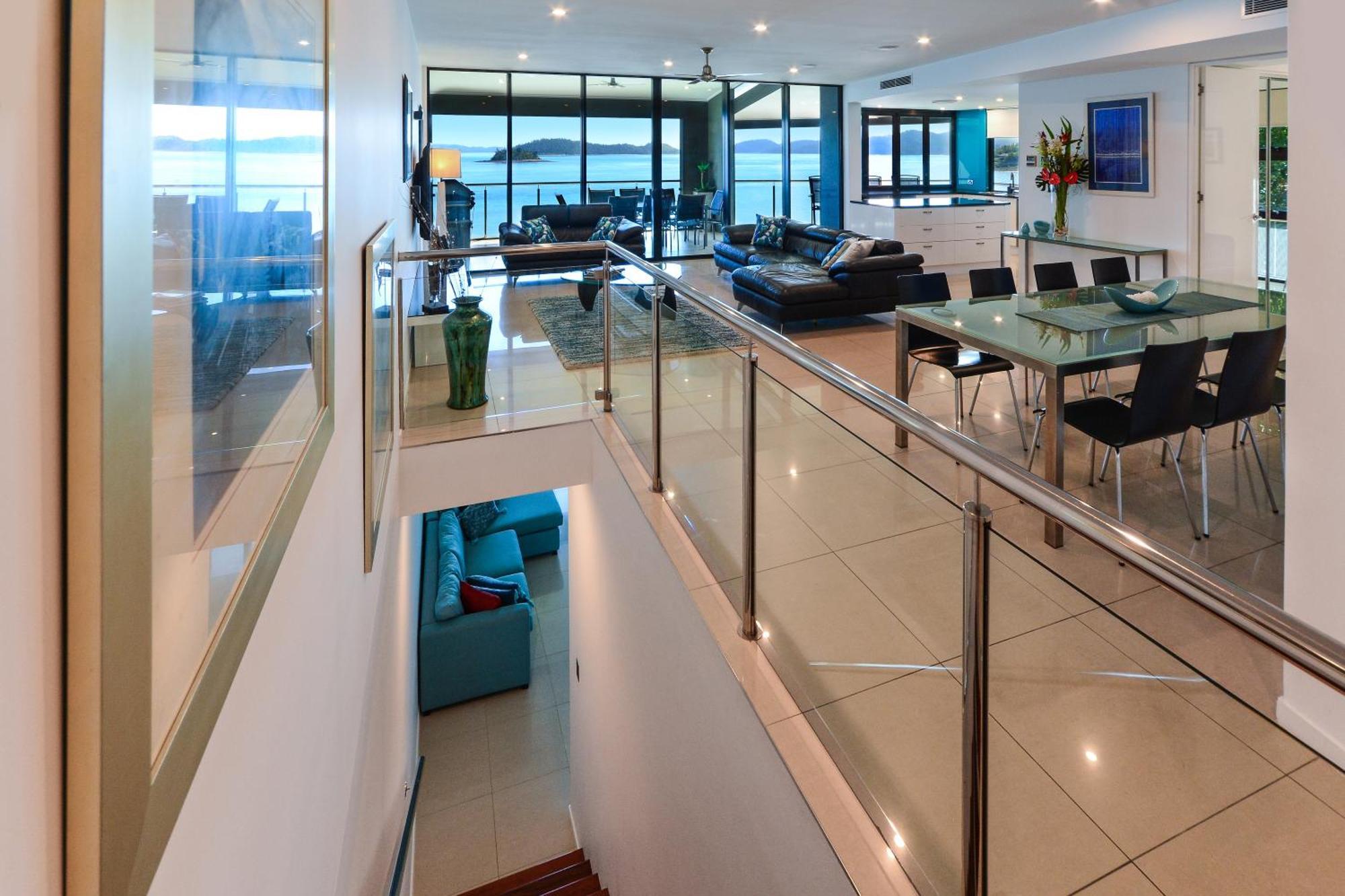 Edge 11 & Free Buggy - Apartment