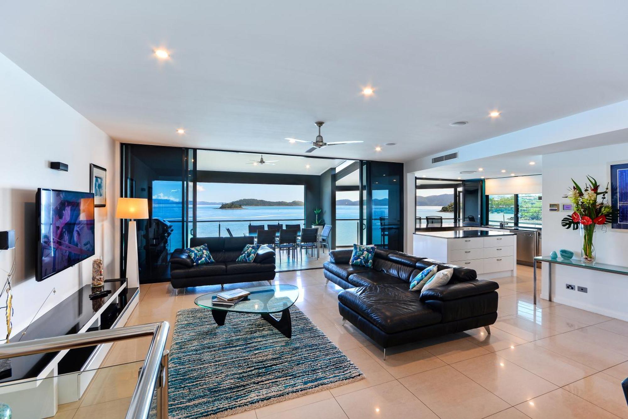 Apartment Edge 11 & Free Buggy - Hamilton Island